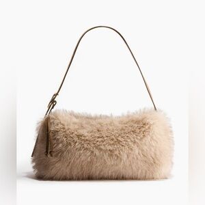 Hm fluffy fur shoulder bag